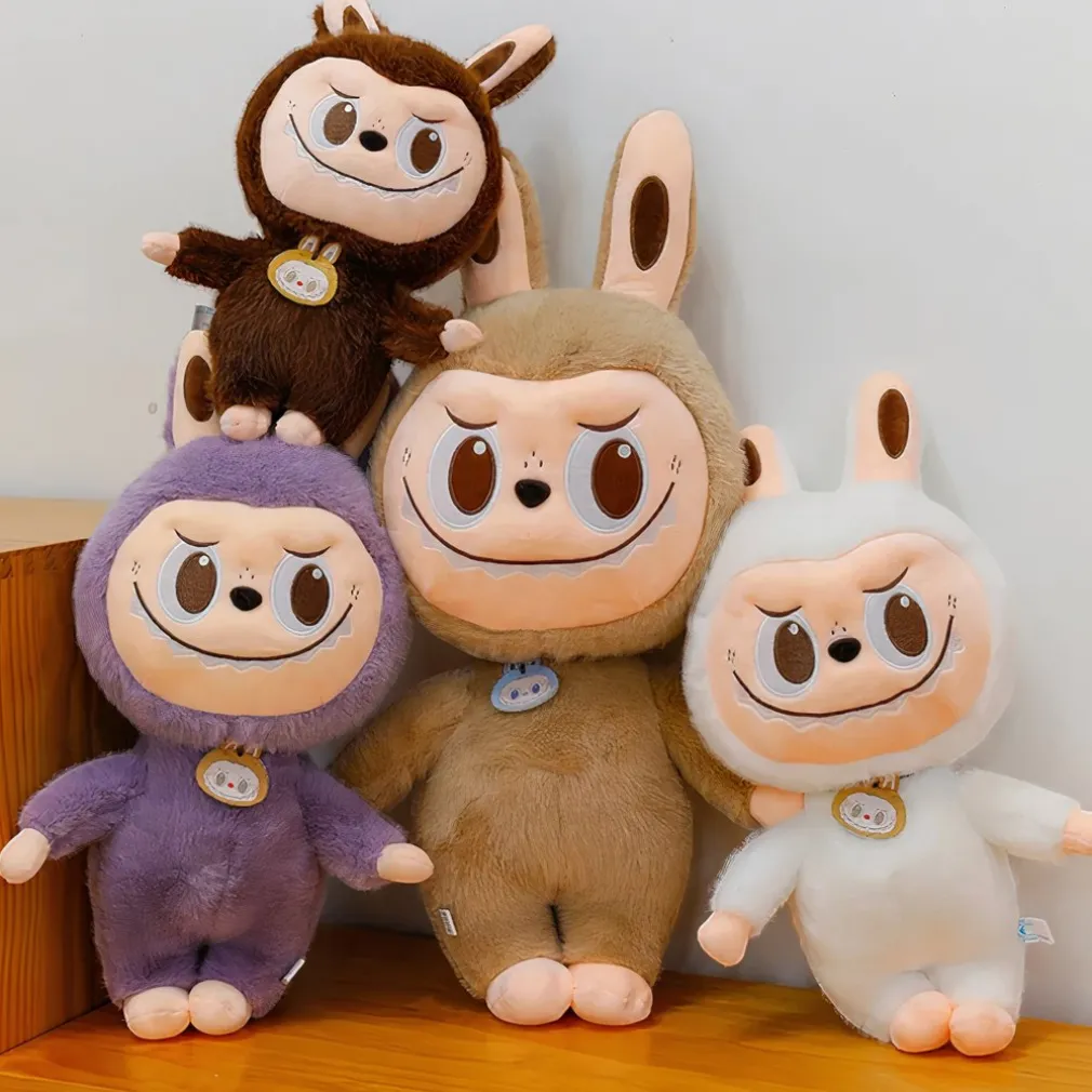 Grosse peluche type Labubu
