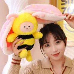 Peluche abeille fraise