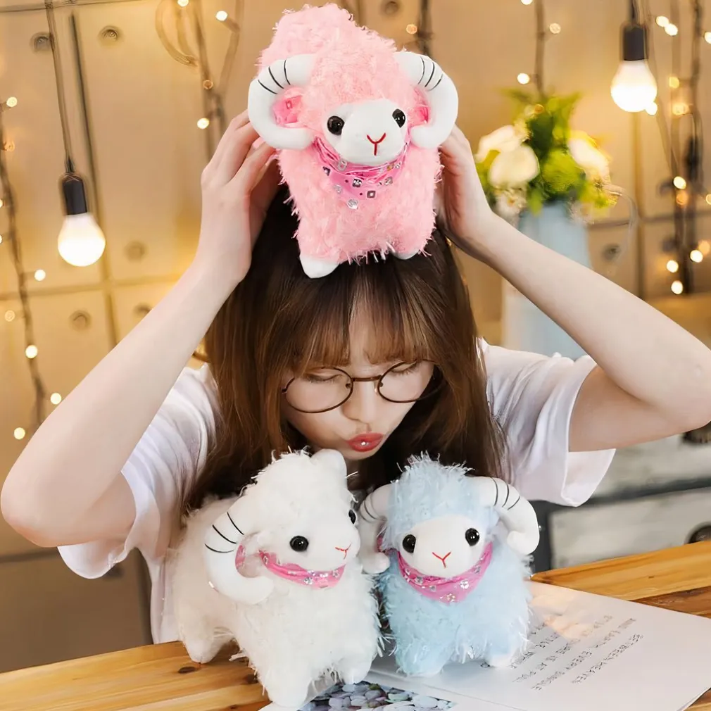 Peluche chèvre pour petite fille