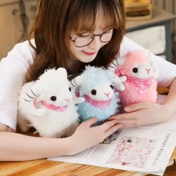 Peluche chèvre pour petite fille