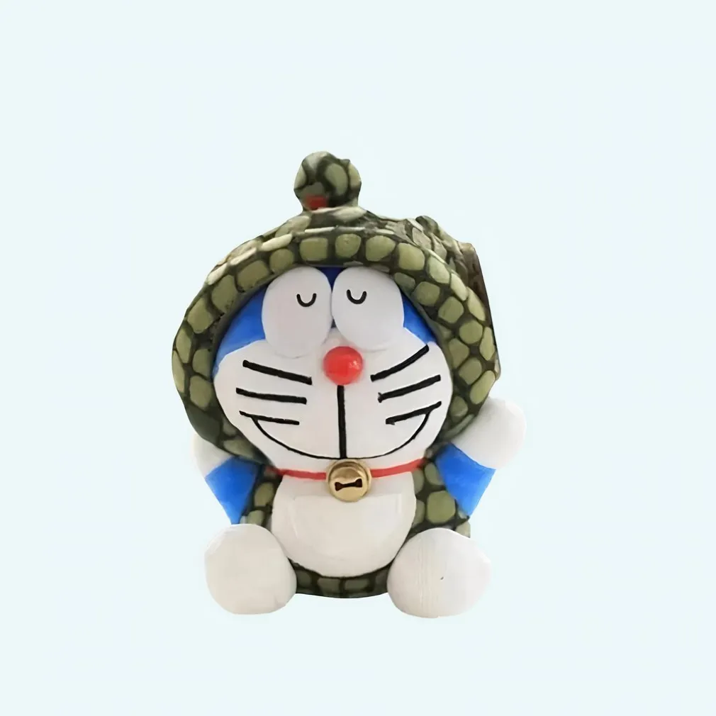 Peluche Doraemon déguisée en serpent