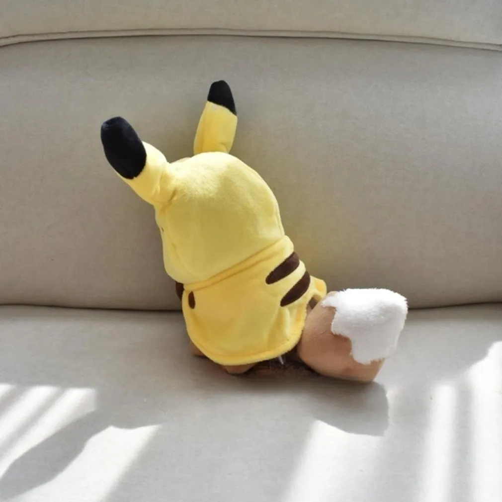 Peluche Evoli déguisée en Pikachu