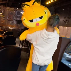 Peluche géante Garfield