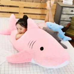 Peluche géante requin copain