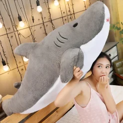 Peluche géante requin copain