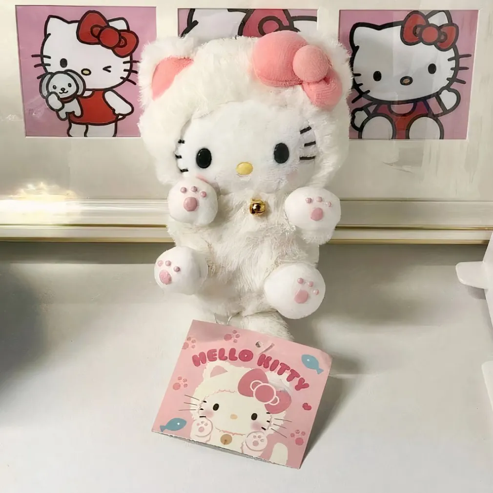 Peluche Hello Kitty avec un déguisement tout mignon