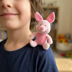 Peluche Porcinet aimantée épaule