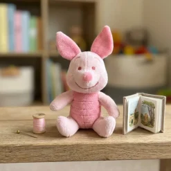 Peluche Porcinet aimantée épaule