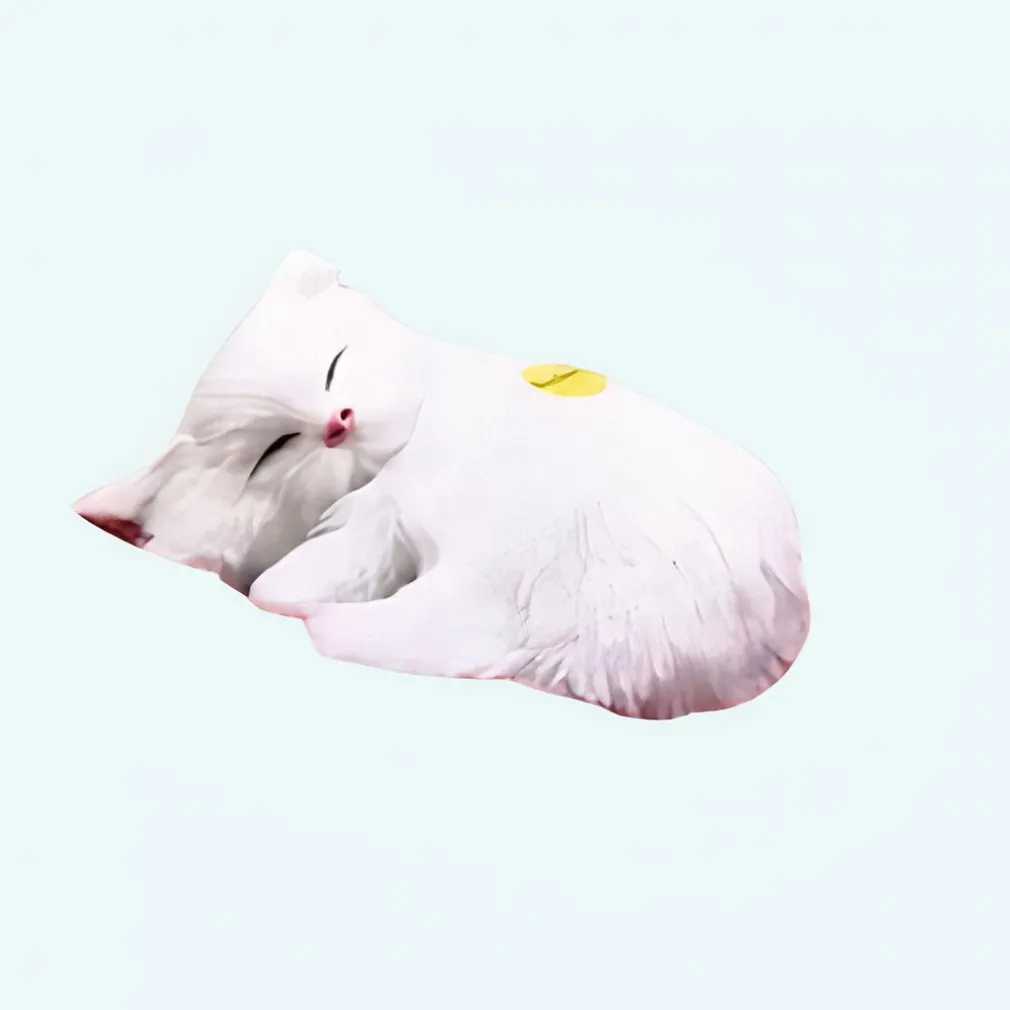 Peluche poupée chat blanc qui dort