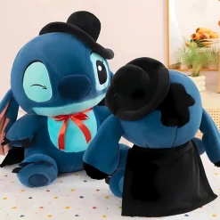 Peluche Stitch avec cape et chapeau melon