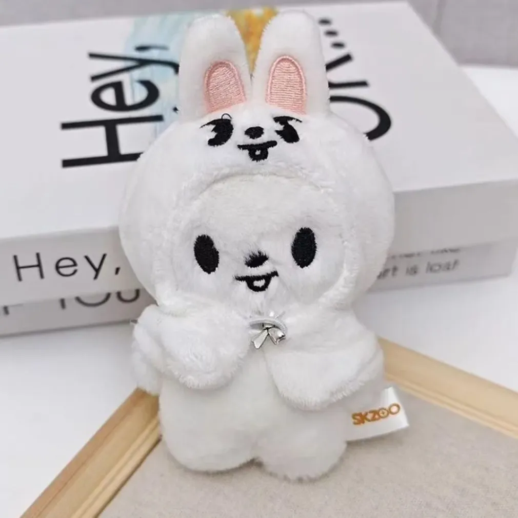 Peluche Stray Kids du lapin blanc de Lee Know style kawaii