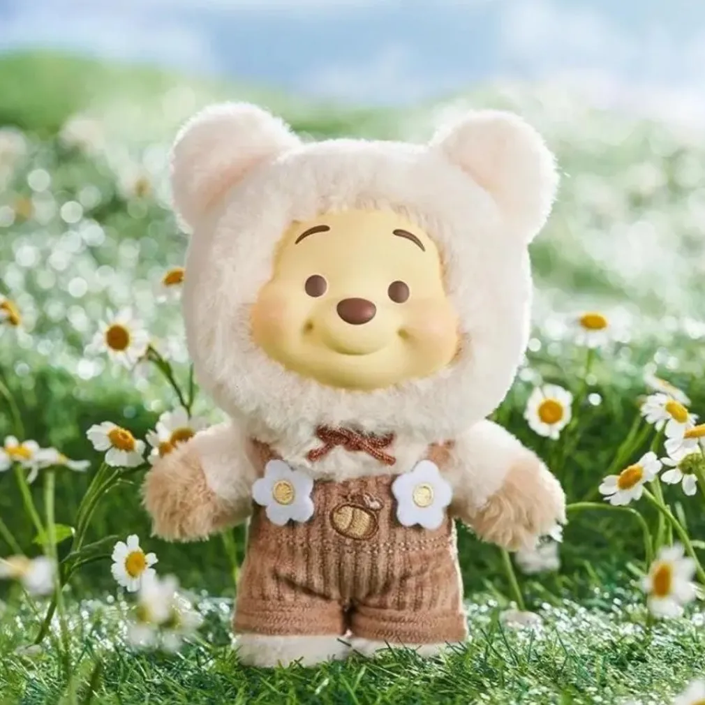 Peluche style Labubu de Winnie l’Ourson