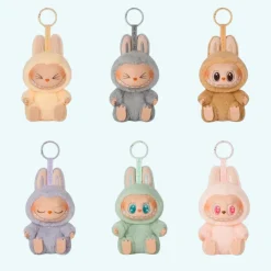 Peluche style Labubu position assise