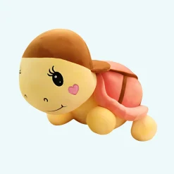 Peluche tortue rose à casquette