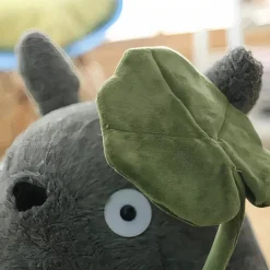 Peluche Totoro toute douce feuille de lotus