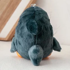 Poupée en peluche petit chat déguisé en requin